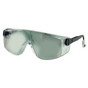 Clear 3M protective eyewear with wraparound lenses and adjustable arms, designed for safety and comfort.