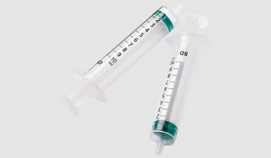 BD Emerald 3-Piece 10ml syringe without needle, box of 100, sterile medical syringe for injections and fluid transfer.