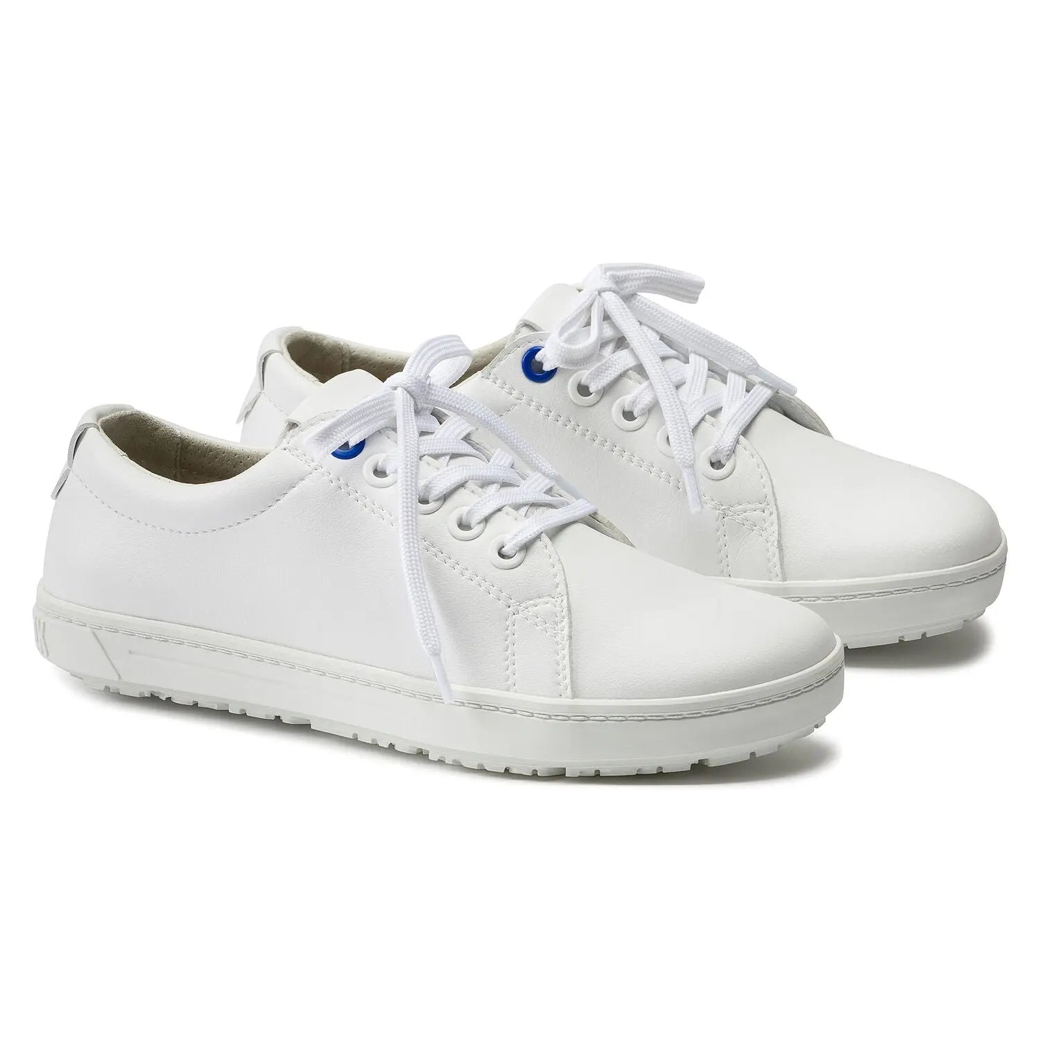 Birkenstock QO 500 lace-up shoes in microfiber with beige soles, featuring a classic design and comfortable fit.