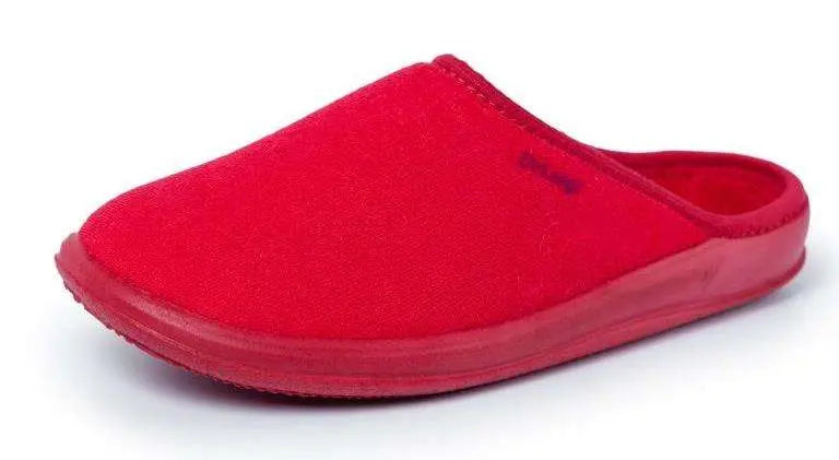 Red closed-toe slipper with flat sole, suitable for hospital or home use on white background