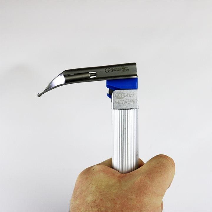 Metal Max+ Combi laryngoscope blade with pediatric handle, CardiffPRO 00, shown in a pack of 10 for medical airway management.