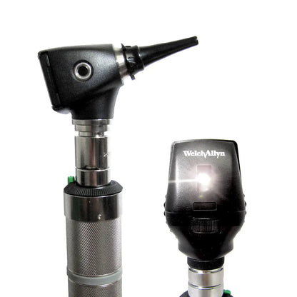 Welch Allyn diagnostic set with otoscope and ophthalmoscope, including handle, displayed on a white background.