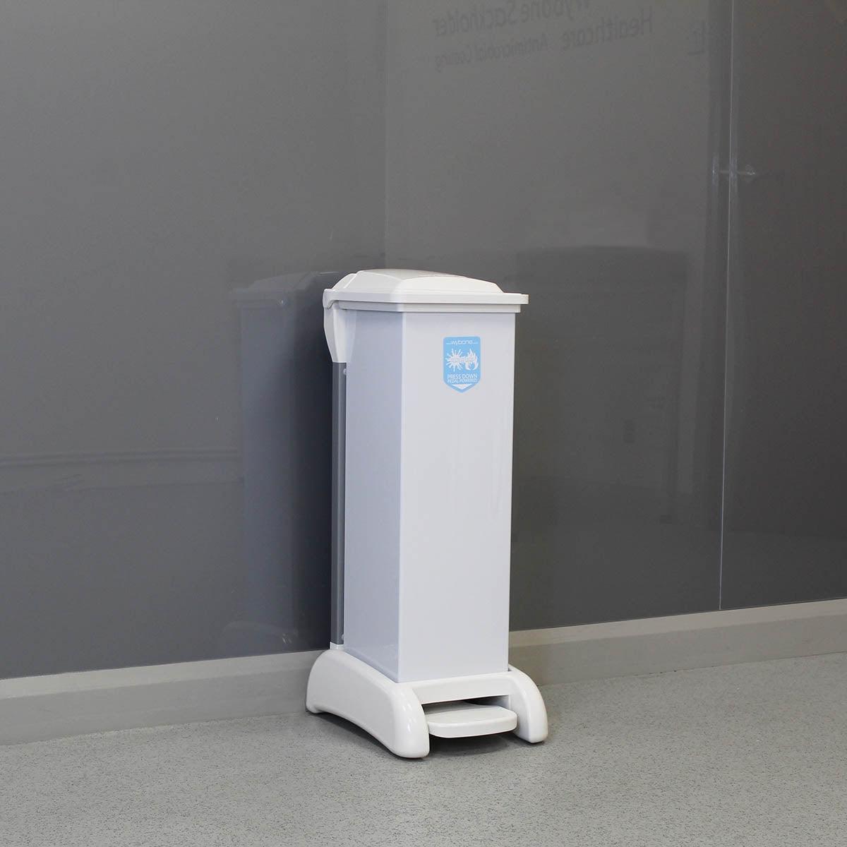 Wybone 28 Litre Capsule II all plastic sackholder with secure lid and sturdy construction for waste disposal and recycling.